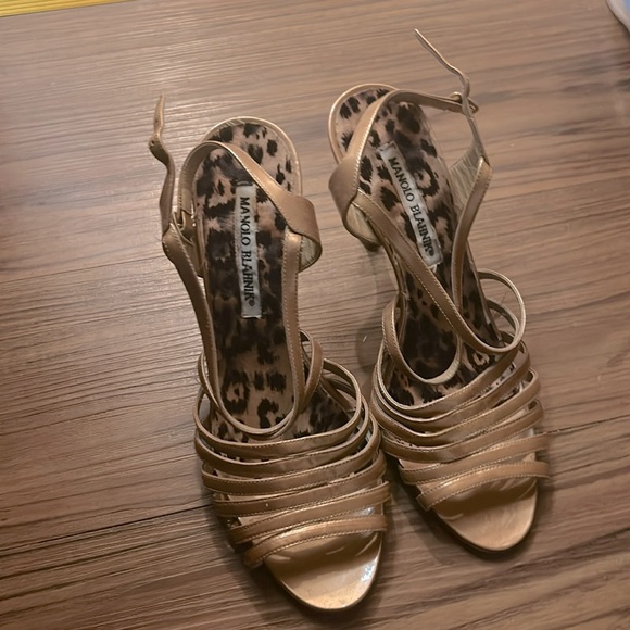 Manolo blahnik - Picture 1 of 8